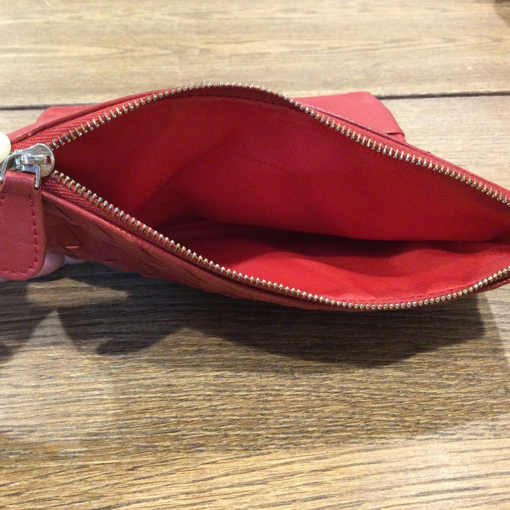 Bottega Veneta Intrecciato Weave Leather Wallet - Picture 14 of 15